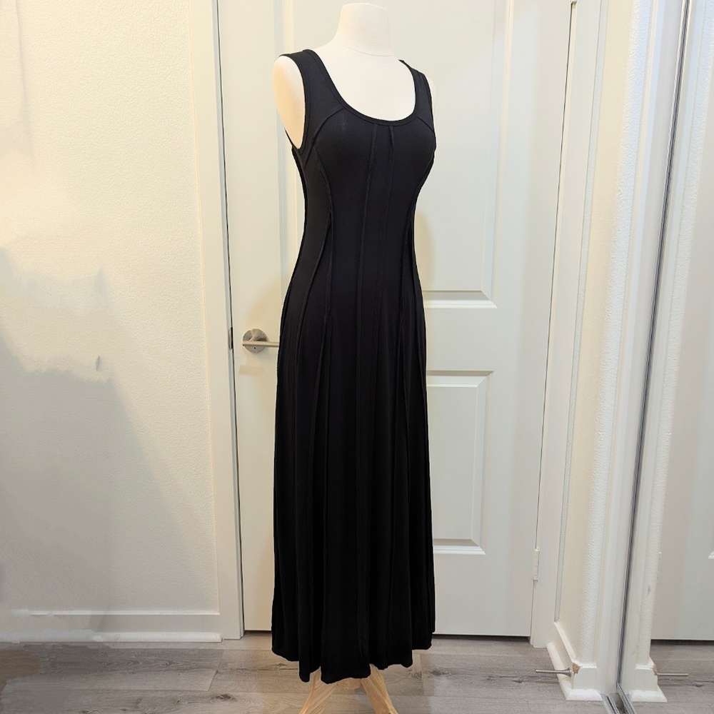 Karen Kane Long Black Sleeveless Pleated Fill Maxi Evening Dress
